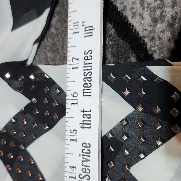 BUCKLE DAYTRIP SHEER STUDDED CHEVRON OPEN SLIT BACK BLOUSE SMALL - Picture 8 of 16
